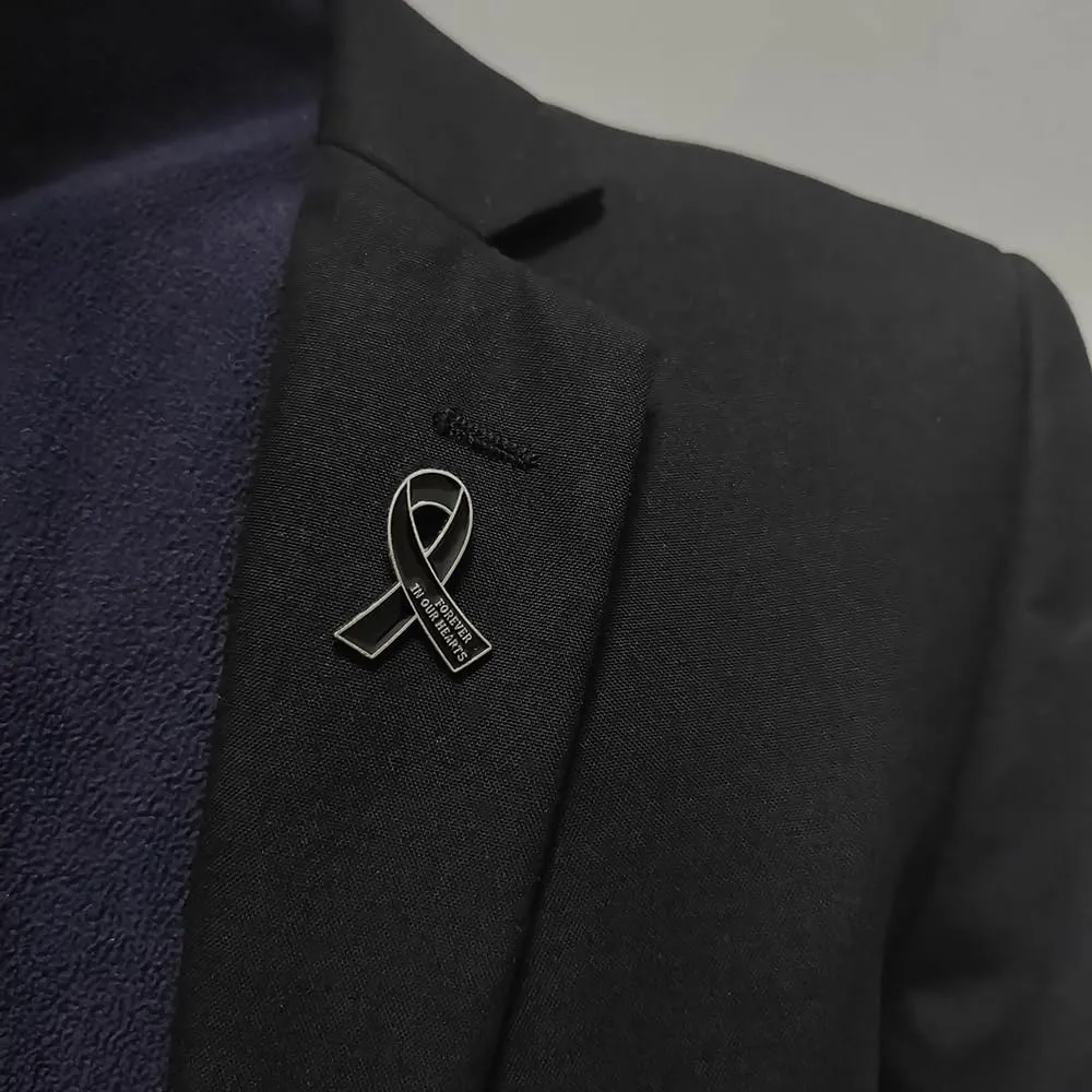 20 Pcs Funeral Ribbon Awareness Pins Memorial Lapel Brooches Forever In Our Hearts For Mourning Event