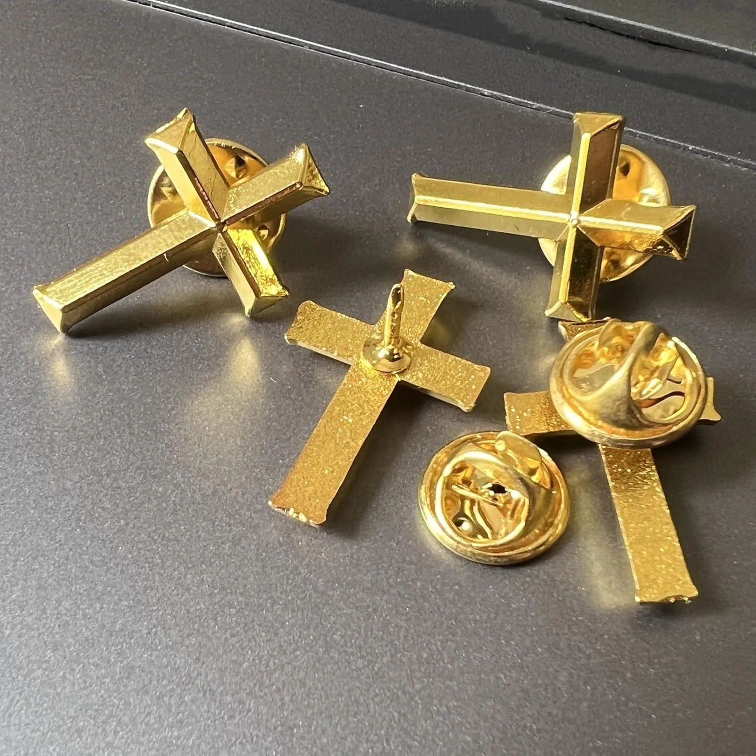 25/50/100pcs small metal golden Religious Christian Cross brooch pin enamel Chaplain Cross lapel pins funeral Church prayer bulk