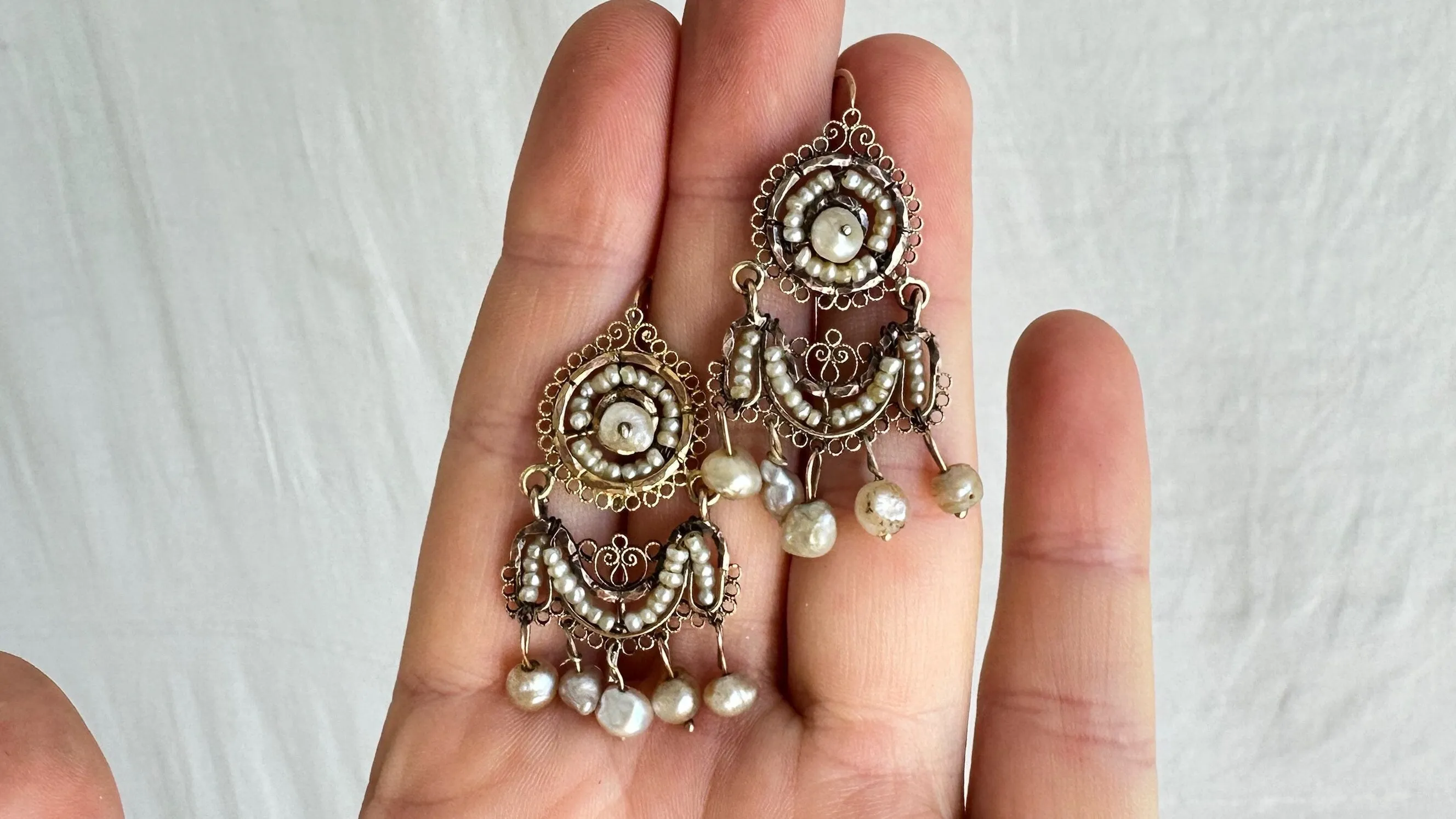 Antique Oaxacan Gold Filigree Earrings with Pearls. 10k. Mexico. Frida Kahlo. 0847