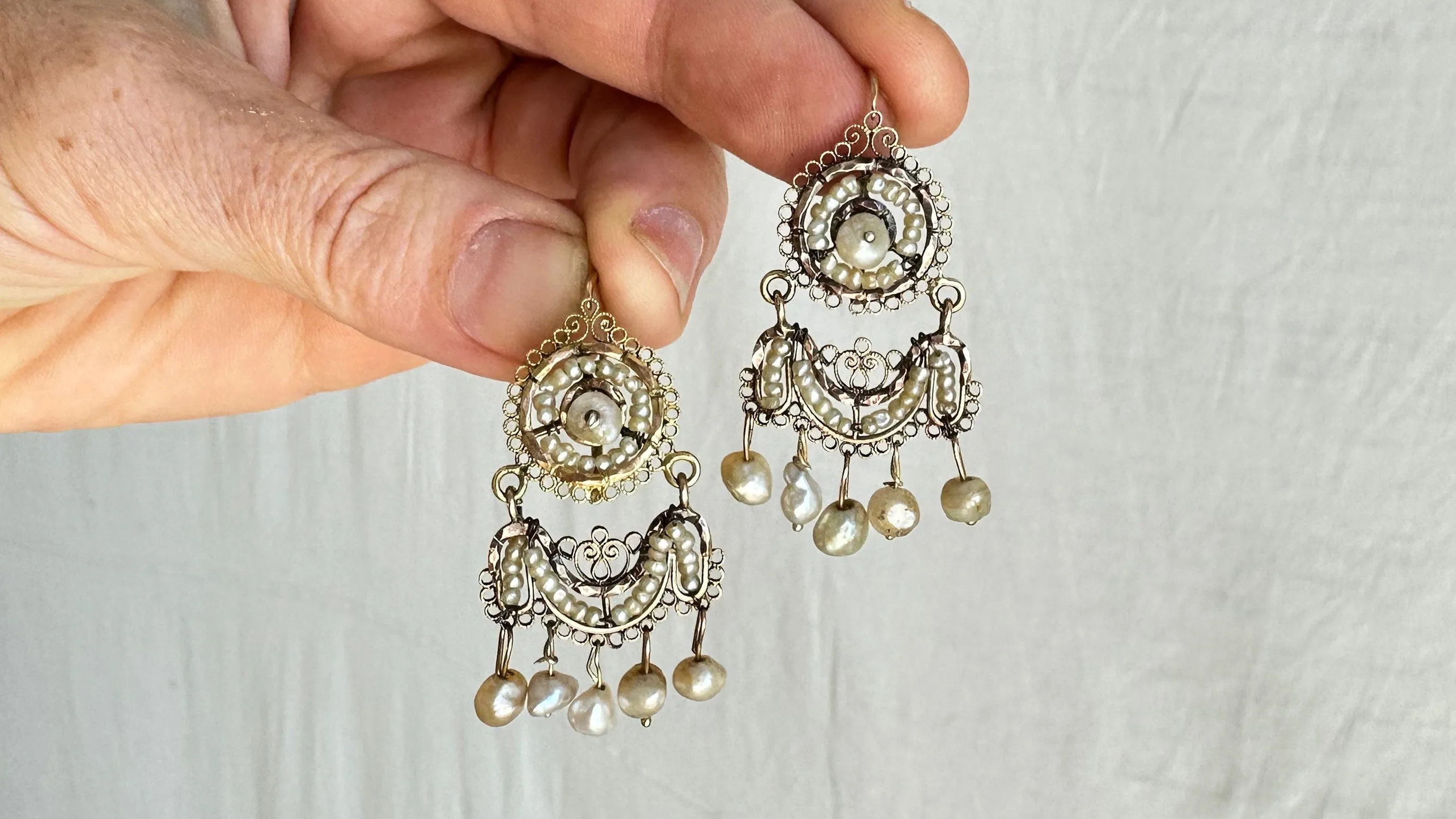 Antique Oaxacan Gold Filigree Earrings with Pearls. 10k. Mexico. Frida Kahlo. 0847