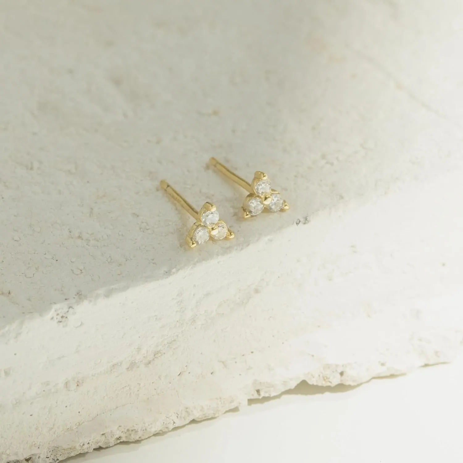 CAITLYNMINIMALIST 18K Gold Sterling Silver Lily CZ Diamond Cluster Mini Flower Gemstone Dainty Stud Earrings for Women Gift for Her
