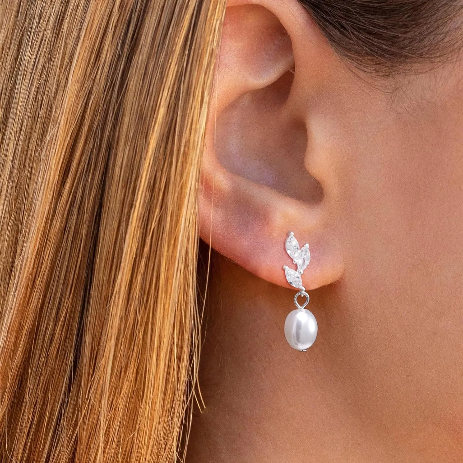 Chic Leaf Earrings for Women,Gold/Silver Cubic Zirconia Huggie Leaf Dangle Earrings Dainty Hypoallergenic Earring Jewelry Birthday Gifts