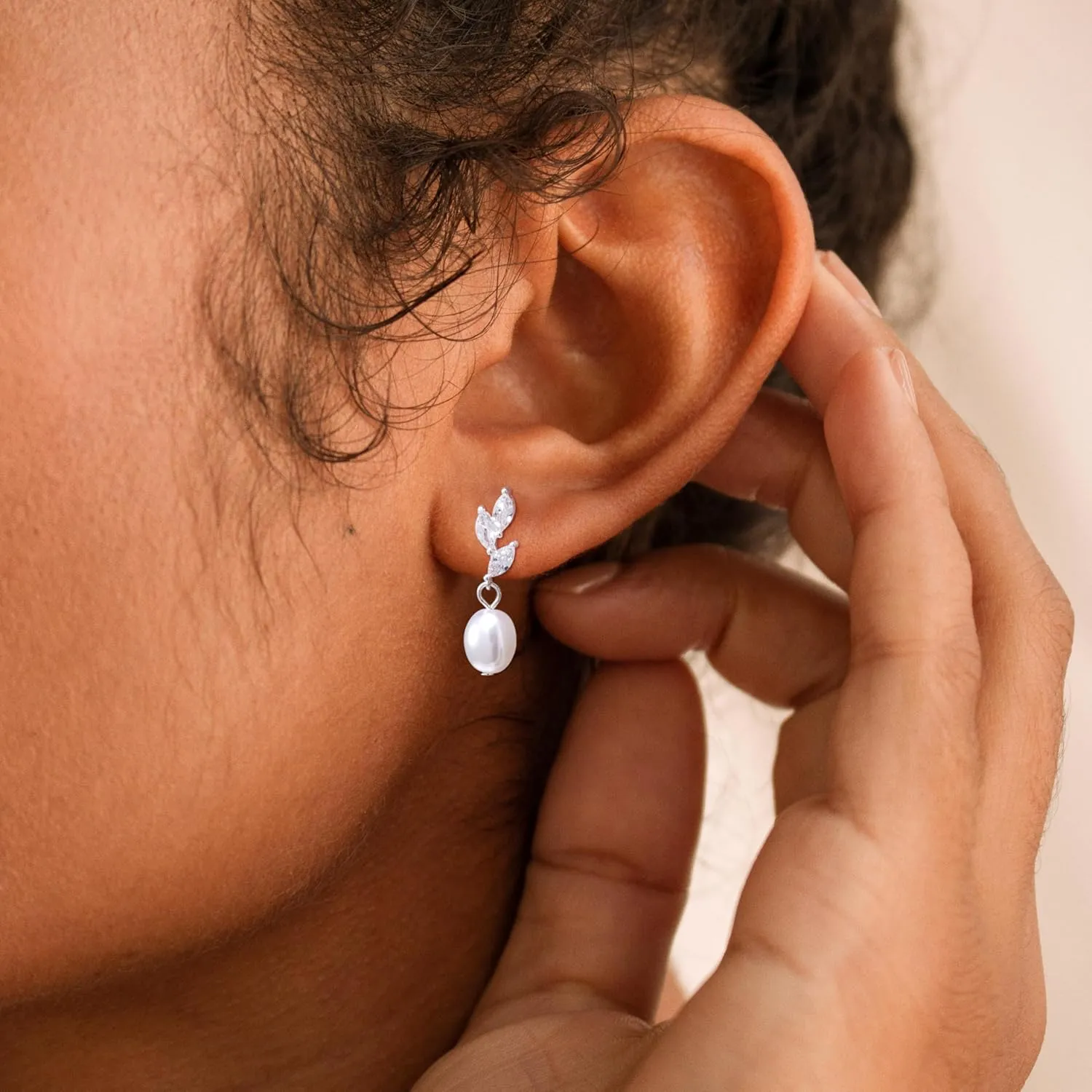Chic Leaf Earrings for Women,Gold/Silver Cubic Zirconia Huggie Leaf Dangle Earrings Dainty Hypoallergenic Earring Jewelry Birthday Gifts