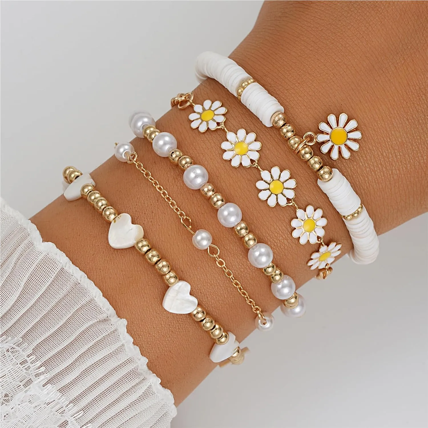 Daisy Bracelet Stackable Beaded Bracelets for Women Dainty Gold Pearl Bracelet Princess Daisy Costume for Women Trendy Accessories