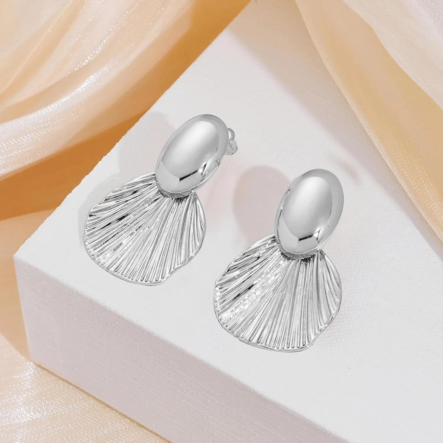 Gold Earrings Dangle Chunky Fan-shaped Earrings Shell Earring for Women Two-Tone Fashion Statement Jewelry