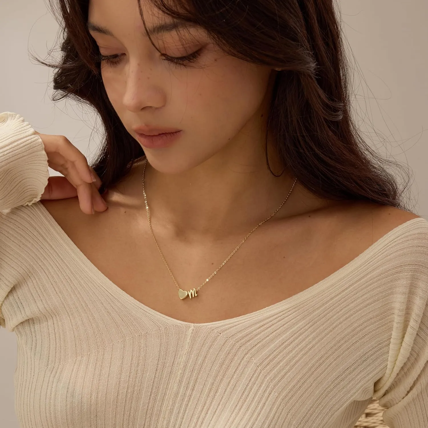 Gold Initial Necklaces for Women 14K Gold Plated Heart Charm A-Z Letter Pendant Necklace for Women Trendy Dainty Gold Necklace Tiny Cute Personalized Custom Name Necklaces Women's Gold Jewelry Gifts