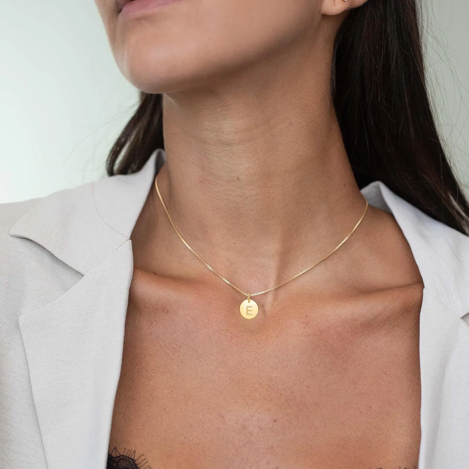 Gold Initial Necklaces for Women, Dainty Trendy Gold Letter Necklace 14k Gold Pendant Necklace Cute Choker Necklace Simple Personalized Name Necklace Gold Jewelry Necklace for Gift