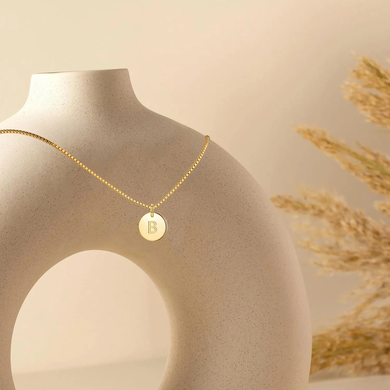 Gold Initial Necklaces for Women, Dainty Trendy Gold Letter Necklace 14k Gold Pendant Necklace Cute Choker Necklace Simple Personalized Name Necklace Gold Jewelry Necklace for Gift