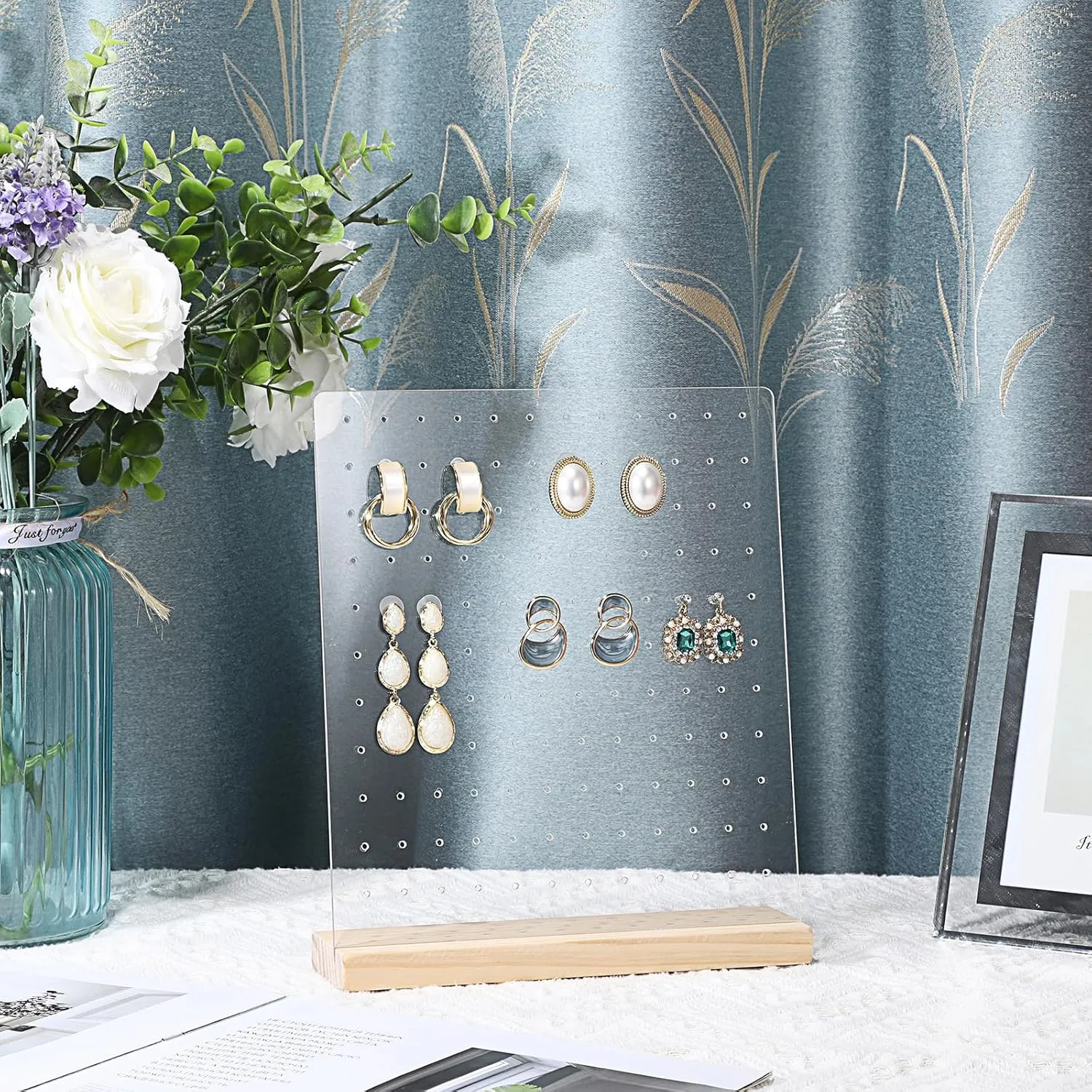JUXYES Pack of 2 Clear Acrylic Enamel Pin Display Stand with Wooden Base. Tabletop Pin Organizer Display Storage Stand. Hold Up To 132 Pins