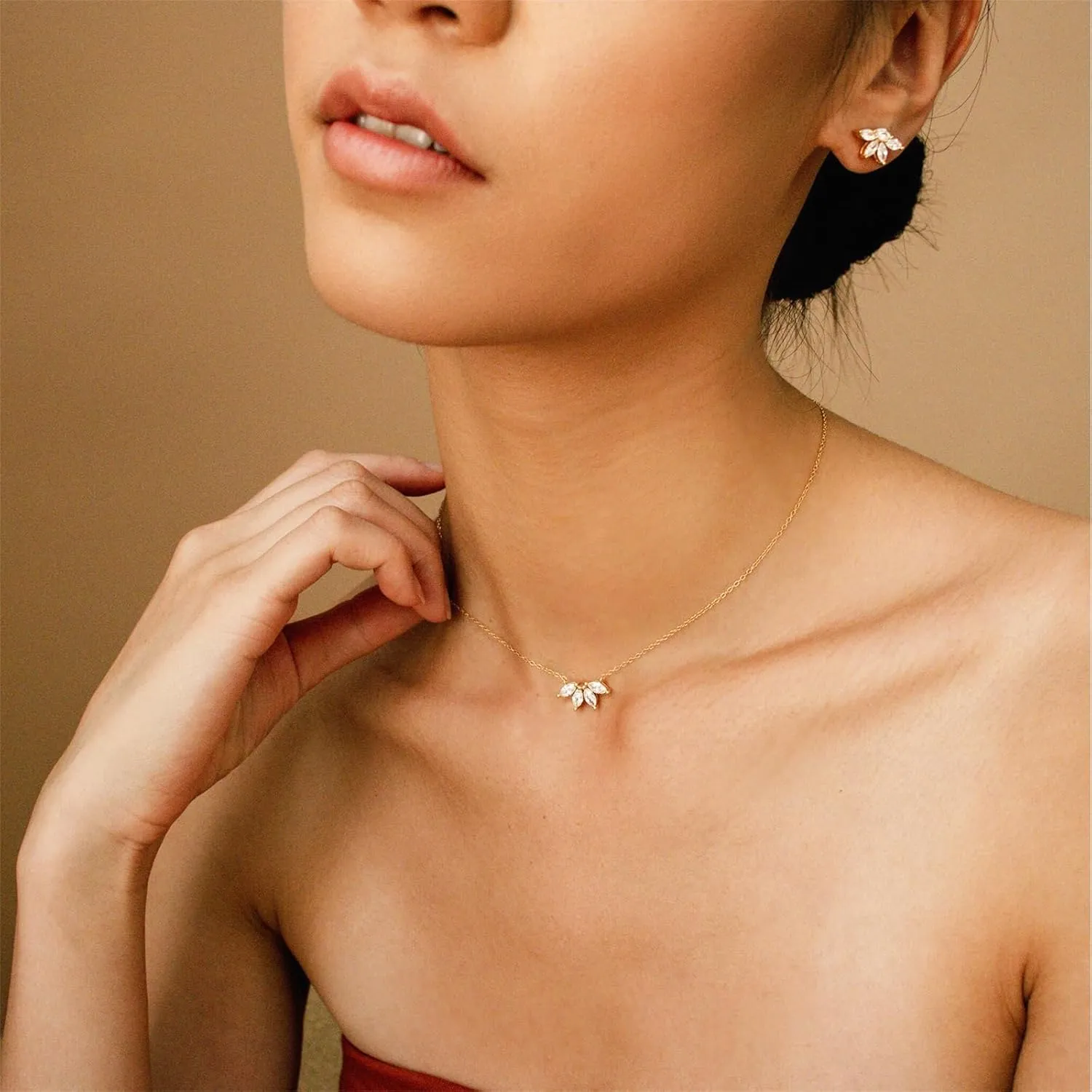 Luxval Diamond Pendant Gold Necklace for WomenDainty 18k Gold Plated Choker Necklaces Simple Gold Jewelry Gifts for Women Girls