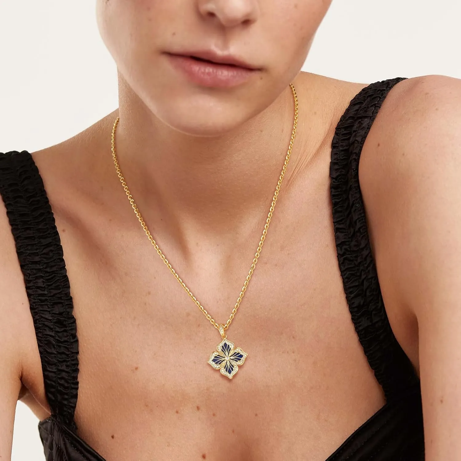 MEVECCO Gold Four Leaf Clover Necklace for Women 14K Gold Plated Clover Pendant Necklace Double Side With Diamond Vintage Filigree Flower Necklace Gift