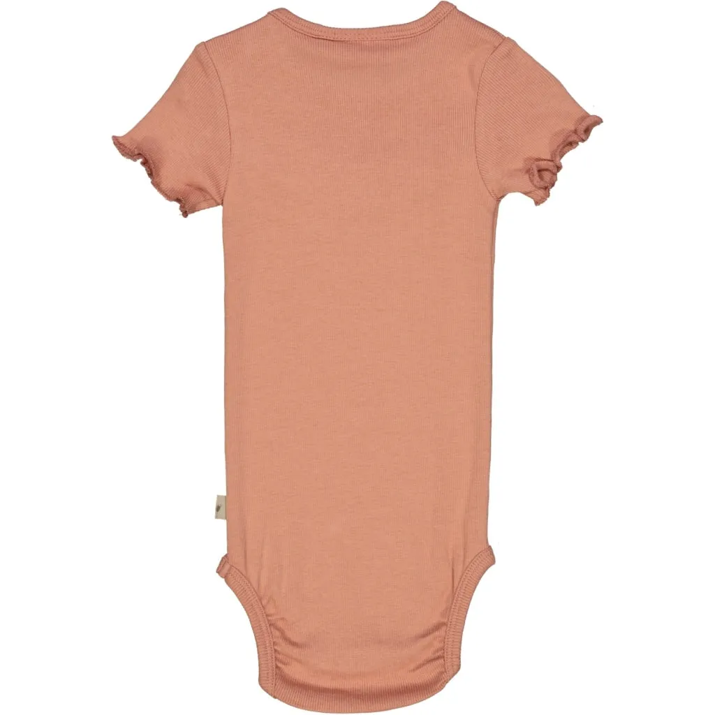 Rib Body Ruffle SS - cameo brown