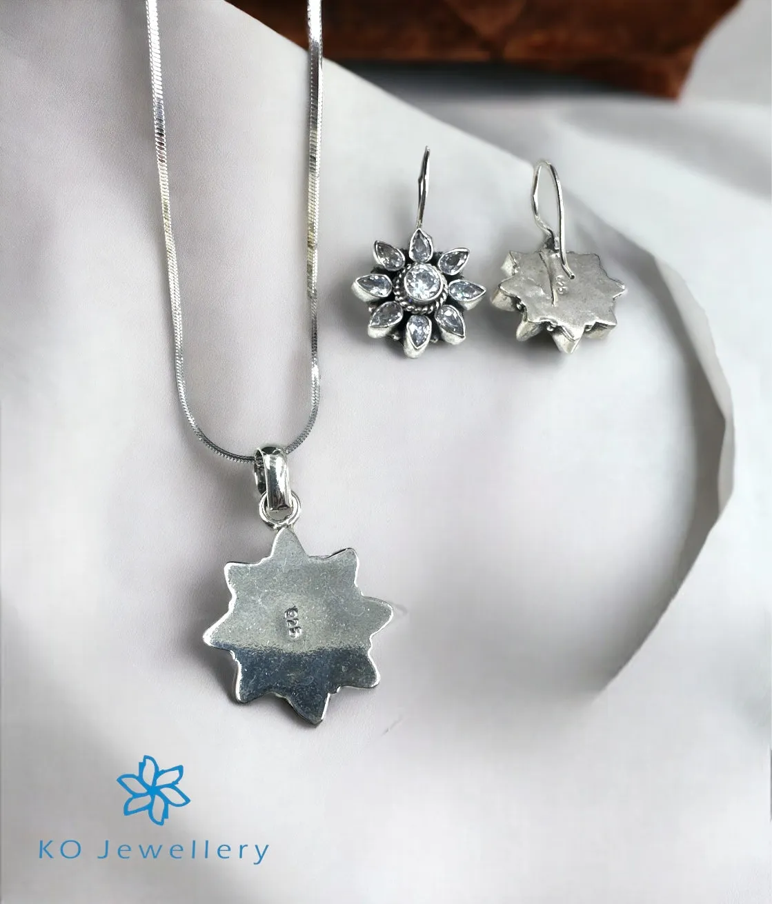 The Mahima Silver gemstone pendant Set